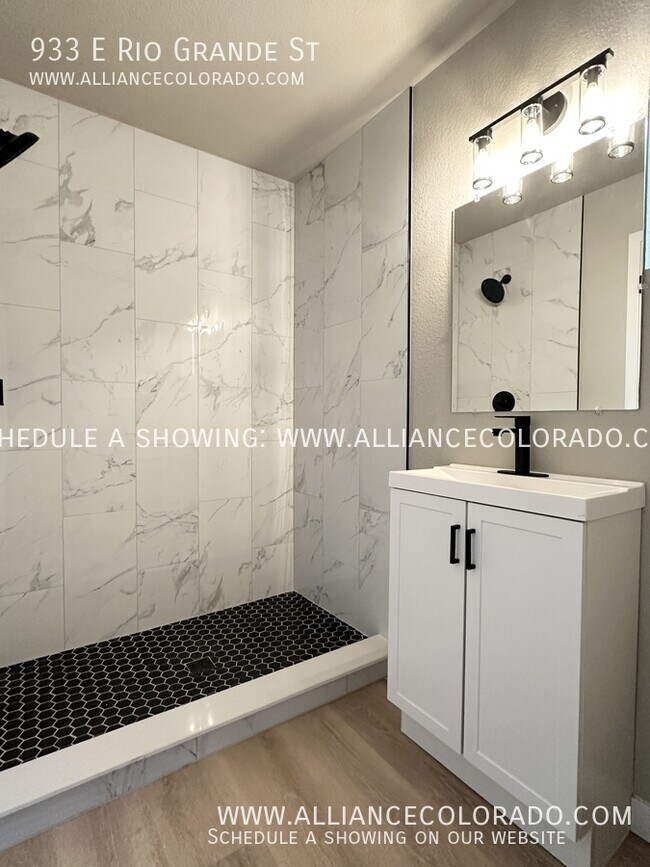 Building Photo - 933 E Rio Grande St