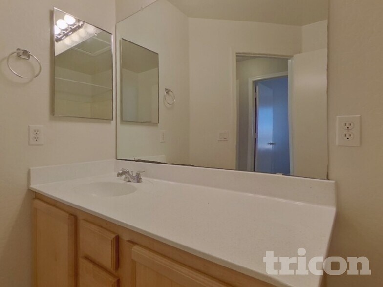 Building Photo - 25825 W Crown King Rd