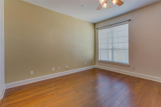 Building Photo - 634 Arbol