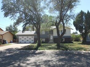 Building Photo - ALL PROSPECTIVE TENANTS MUST SUBMIT A $58 NON-REFUNDABLE APPLICATION FEE PER APPLICANT ONLINE AND...