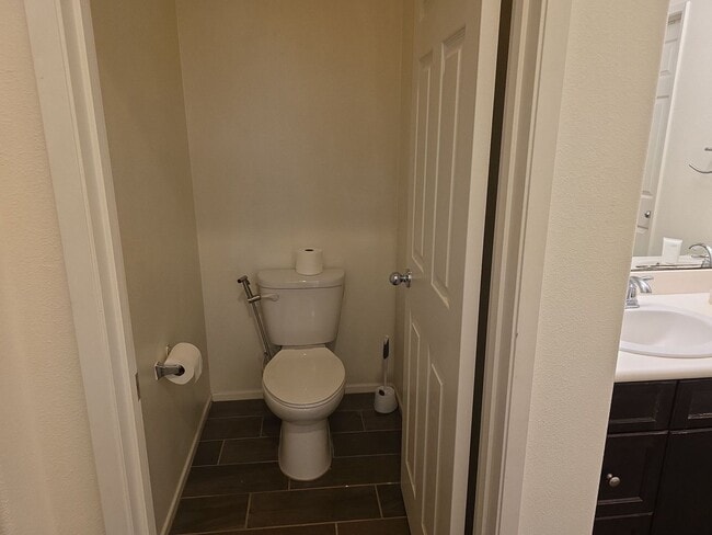 Building Photo - Beautiful Solar Home in Jurupa Valley Available Now!