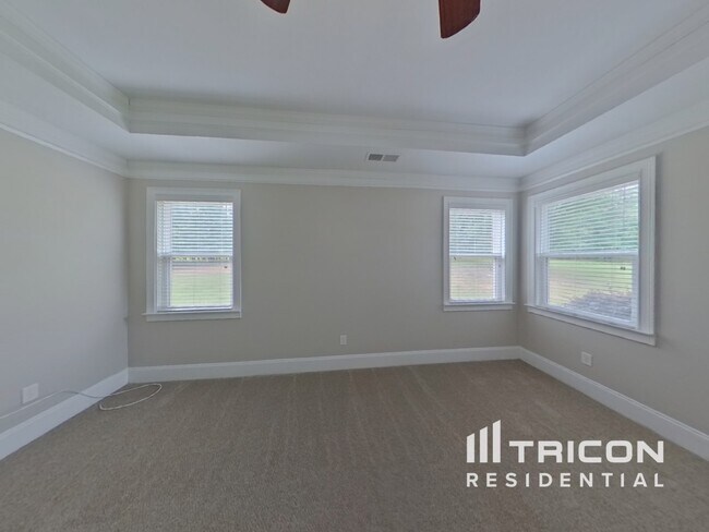 Building Photo - 105 Jaclaire Ln
