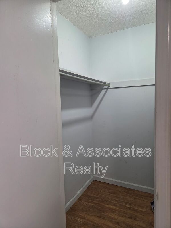 Building Photo - 306 Reece Ave