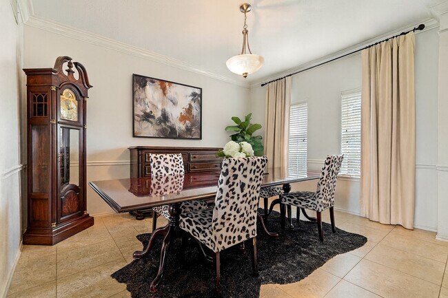 Building Photo - 6407 Hillock Ln