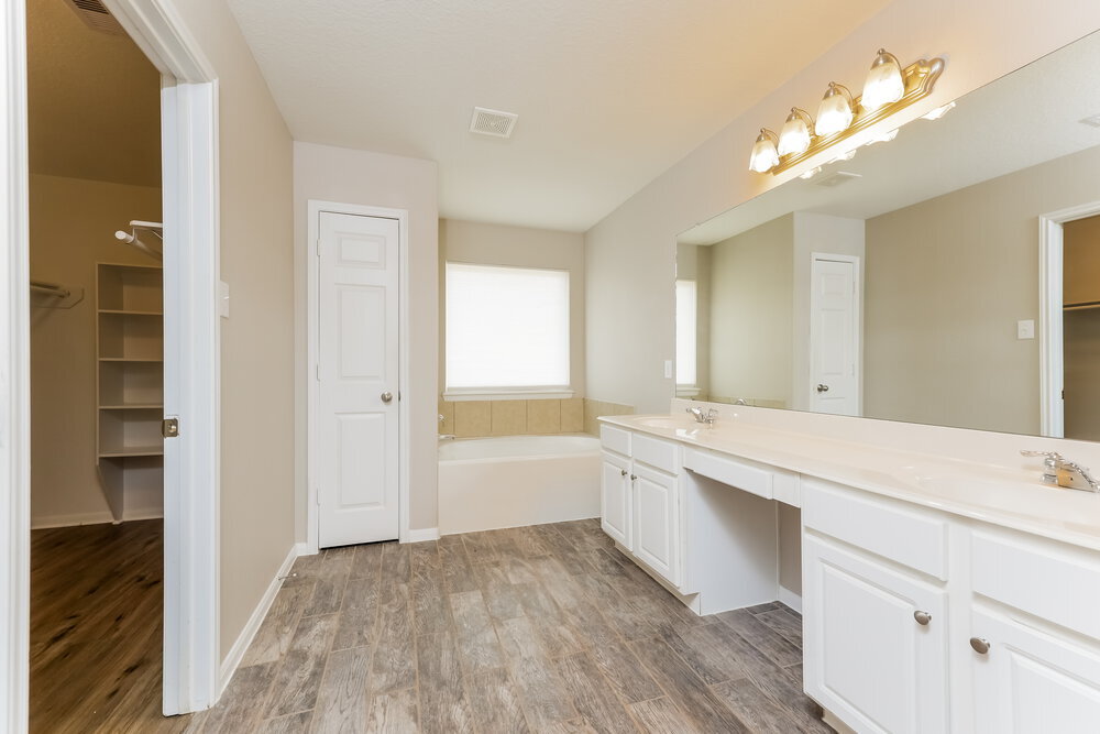 Building Photo - 9957 Yearling Pl