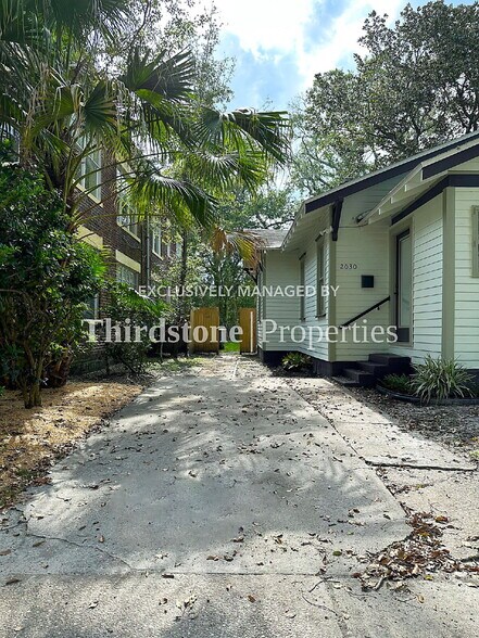 Building Photo - 2030 Redwing St