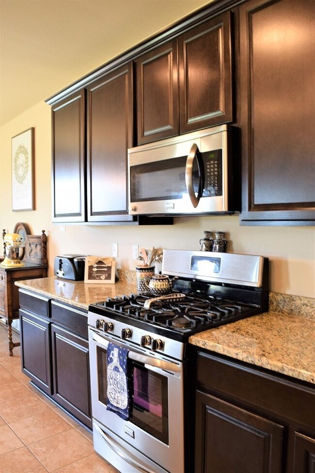 Building Photo - 324 Camelback Dr