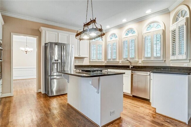 Building Photo - 510 Jacaranda Ct