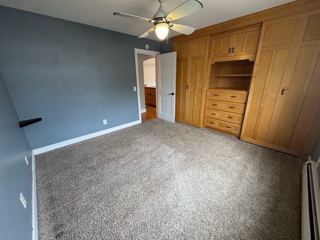 Building Photo - 2507 Bryant Ave S