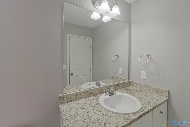 Building Photo - 112 Live Oak Dr