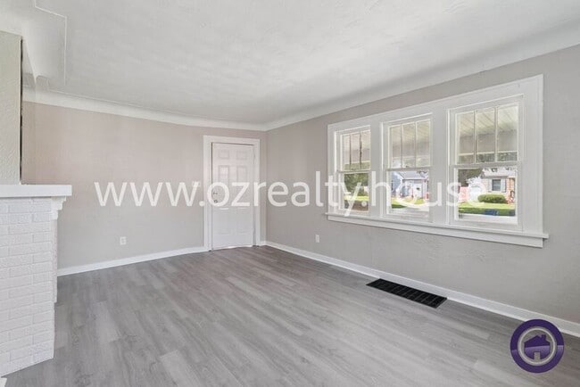 Building Photo - 1263 Crestwood Rd