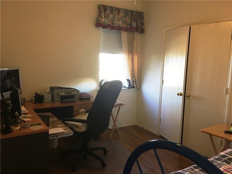 Building Photo - 3705 Cattlebaron Dr