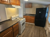 Building Photo - 305 Buttonwood St