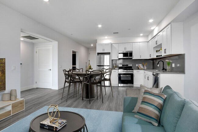 Building Photo - Vanowen 48