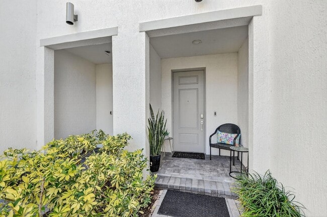 Building Photo - 4790 Navali Dr