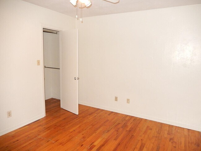 Building Photo - 1802 Salmon Dr