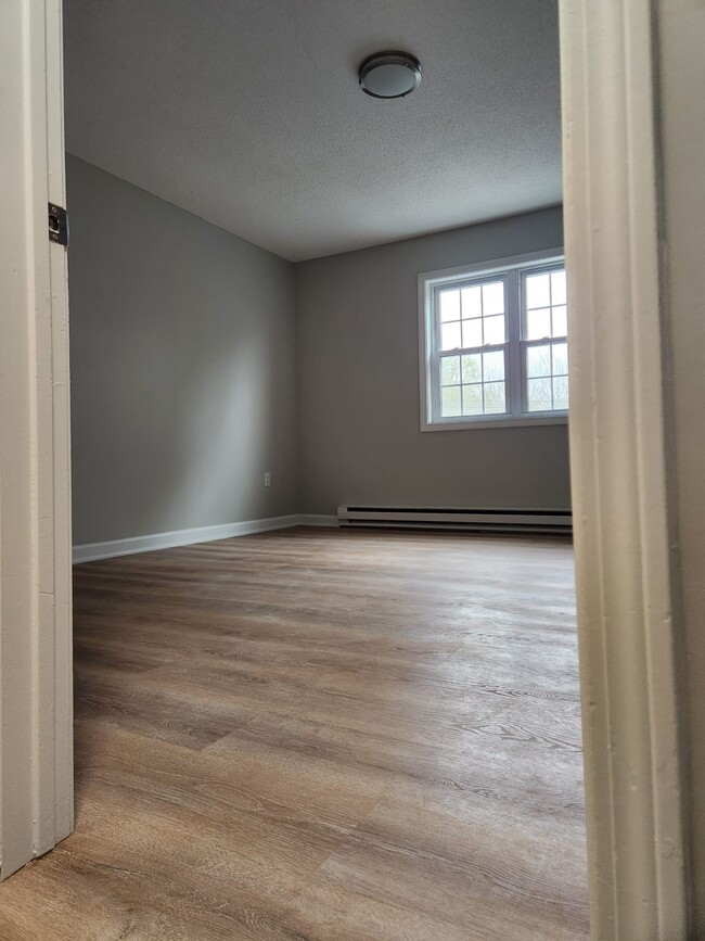 Building Photo - 203 Capewell Ave