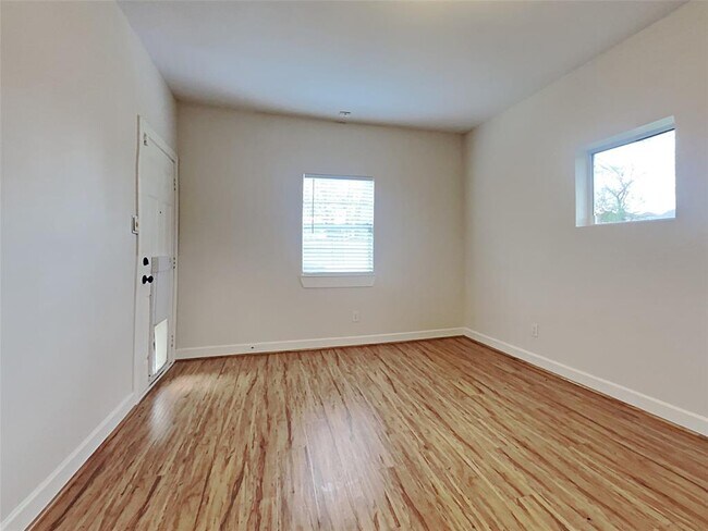 Building Photo - 5343 Kiam St