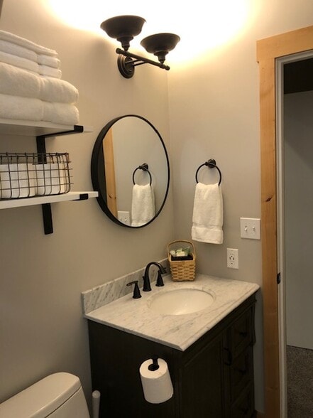 Building Photo - 1635 W University Heights Dr N