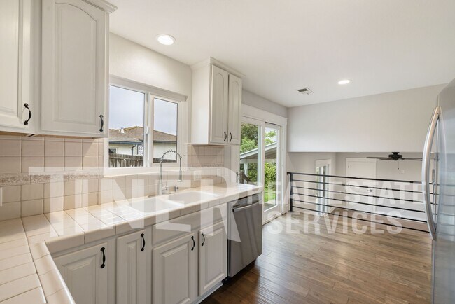 Building Photo - 6982 Pampas Way