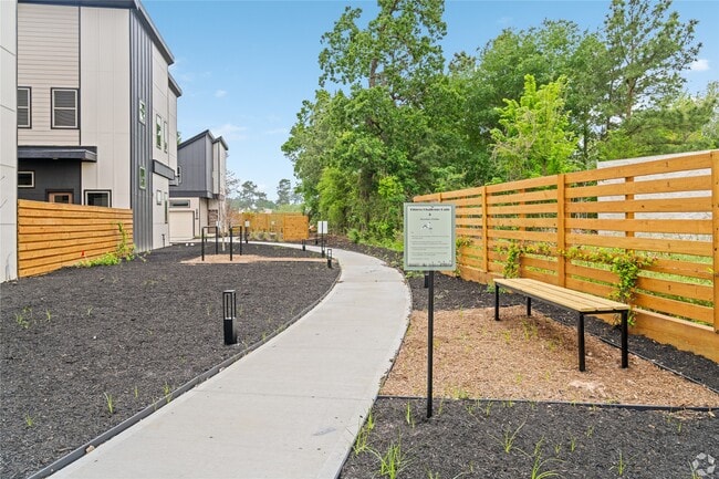 Building Photo - 13818 Bee Flower Ln