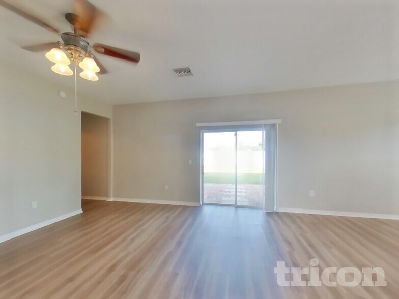 Building Photo - 3256 Enclave Blvd