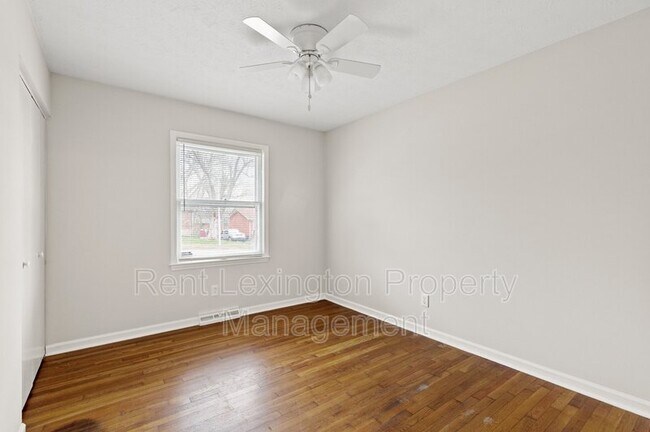 Building Photo - 3633 King Arthur Dr