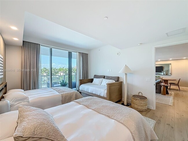Building Photo - 350 Ocean Dr