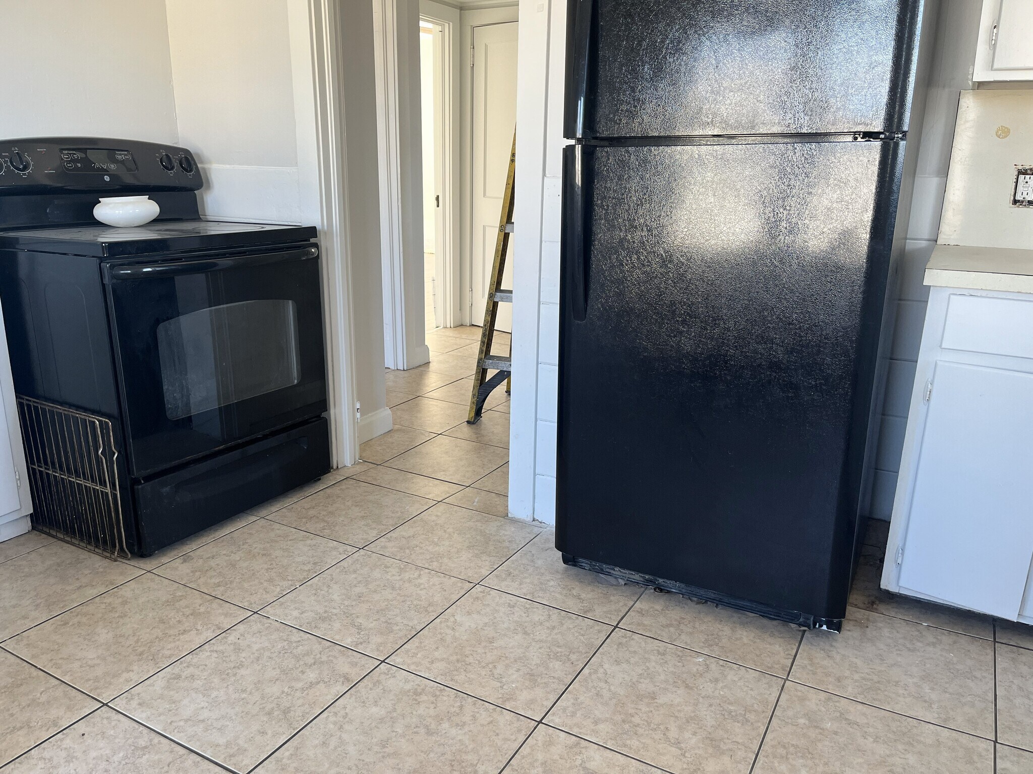 Building Photo - 2717 S Fletcher Ave