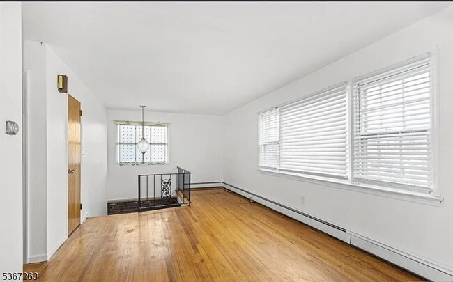 Building Photo - 495 Brook Ave