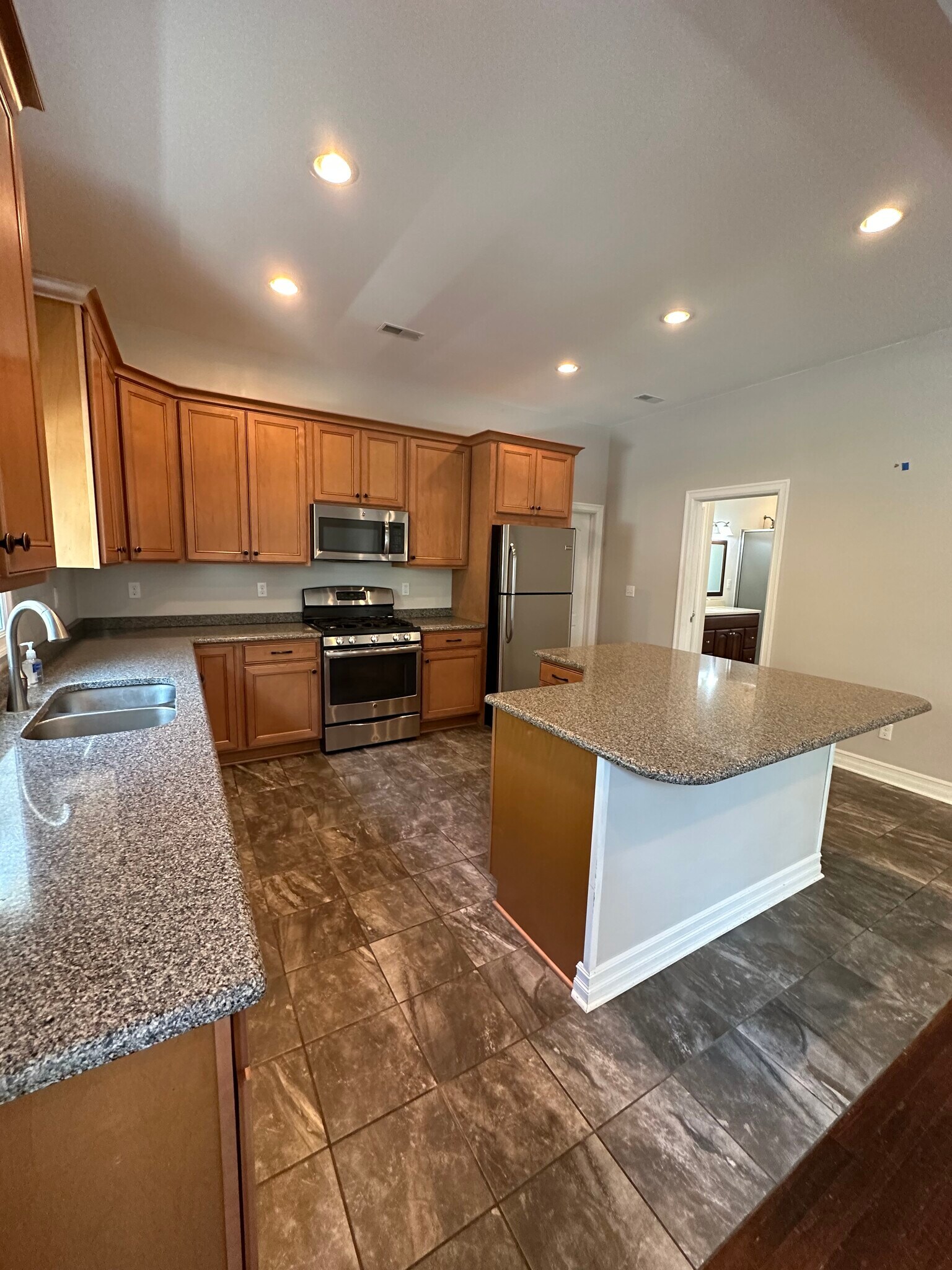 Building Photo - 125 Division St