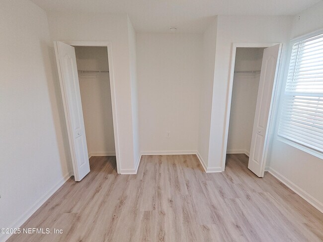 Building Photo - 114 Summer Moon Dr