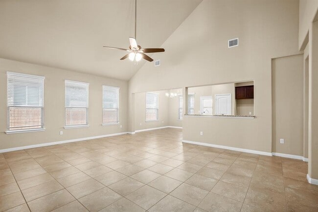 Building Photo - 16440 Pienza Dr