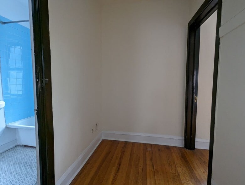 Building Photo - 2700 N Spaulding Ave