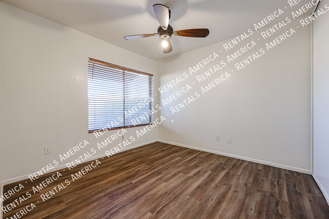 Building Photo - 14838 N 24th Dr