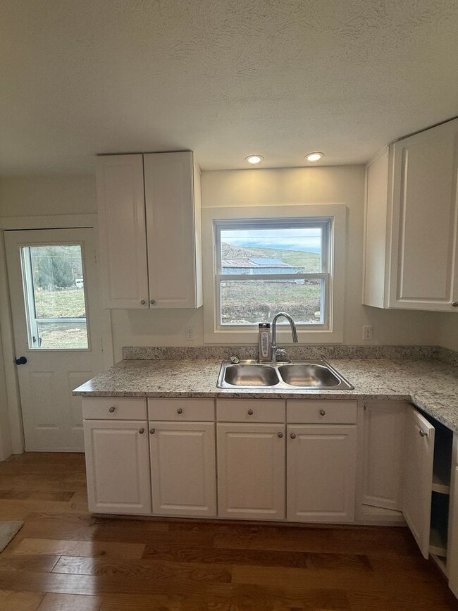 Building Photo - oliv3574