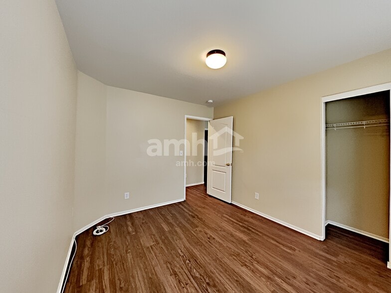 Building Photo - 10268 June Flower Dr