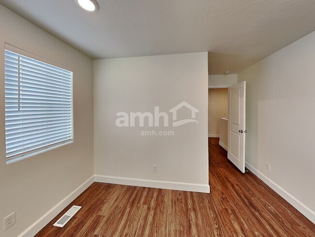 Building Photo - 5936 Verdigris Dr