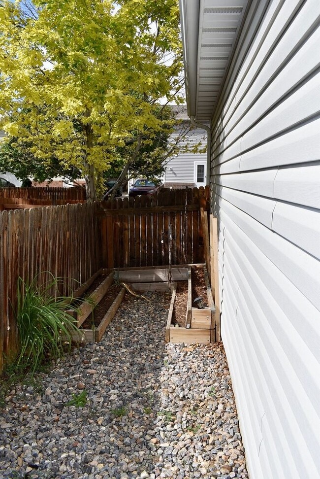 Building Photo - Beautiful 3 Bedroom/ 2.5 Bathroom Home in Northglenn Available May!!