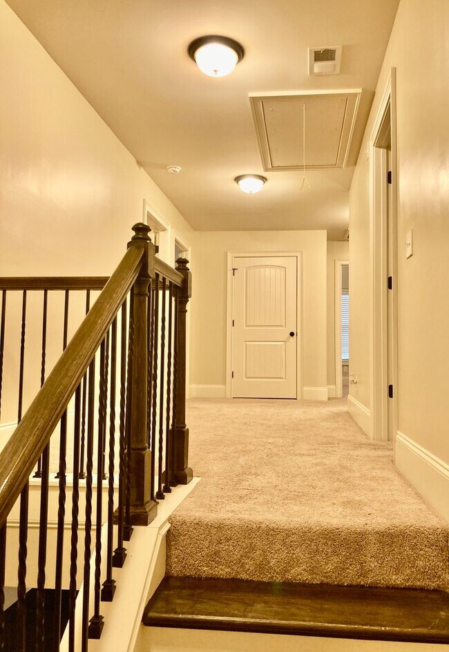 Building Photo - 8758 Crenshaw Dr