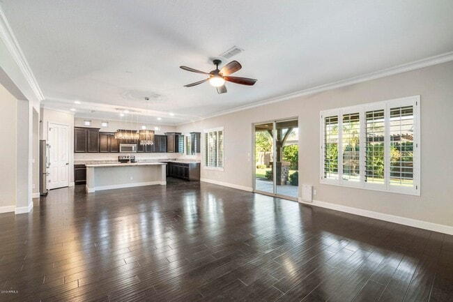 Building Photo - 953 E Boston St