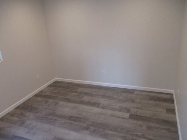 Building Photo - 6516 Beck Ave