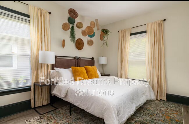 Building Photo - 720 S Broad St