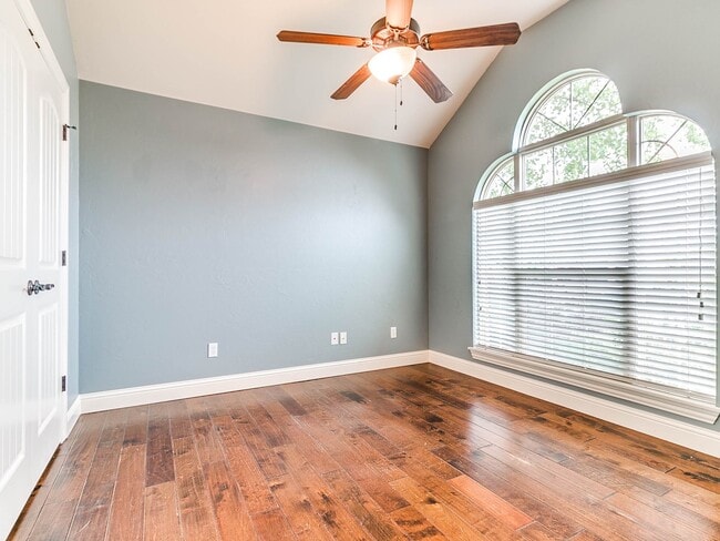 Building Photo - 4909 Kelly Lakes Dr