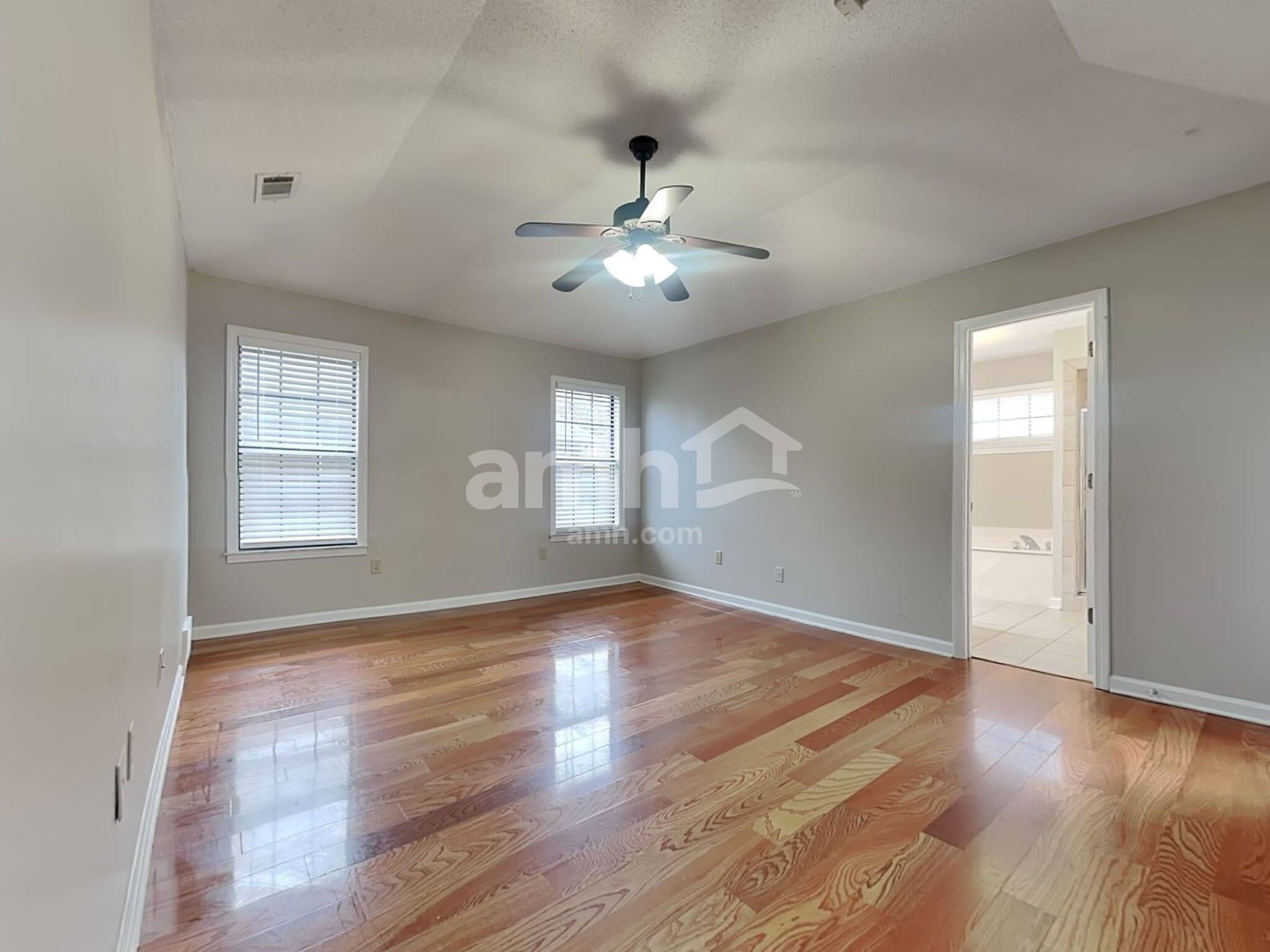 Building Photo - 7007 Meadowlands Pl