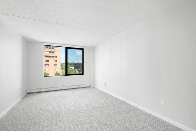 Building Photo - 4 Martine Ave