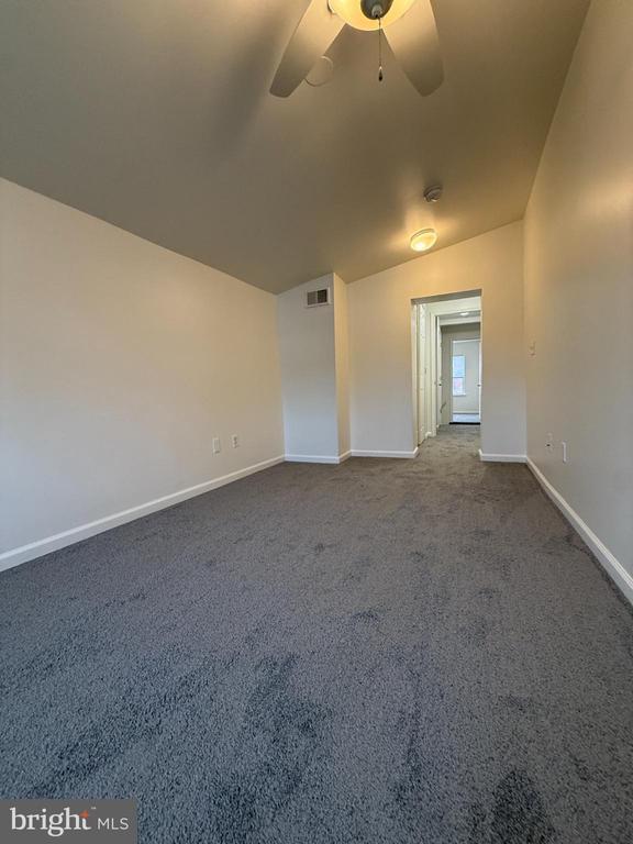 Building Photo - 248 E 6th Ave