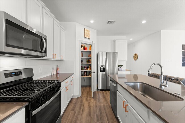 Building Photo - 1007 Cotswold Ct