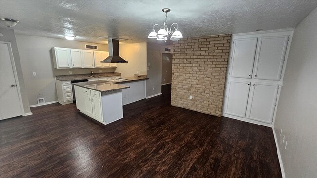 Building Photo - 22903 Millgate Dr