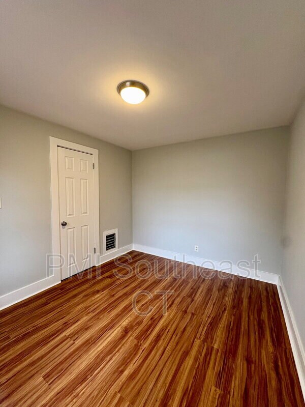 Building Photo - 41R Boston Post Rd